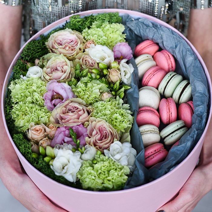 Цветы в коробке "Французский шарм"