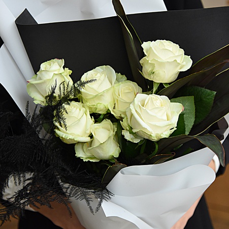 Букет из роз Black-white Tie