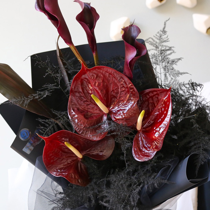 Букет "Таємничий антуріум"