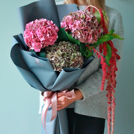 Букет з гортензії та амарантусу