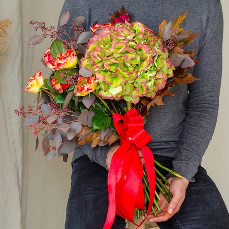 Букет с гортензией "Тайны осени"