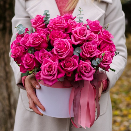 Цветы в коробке роза "Кейт"