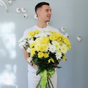 Букет 15 жовто-білих хризантем
