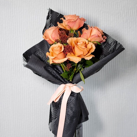 Букет 7 роз Моаб