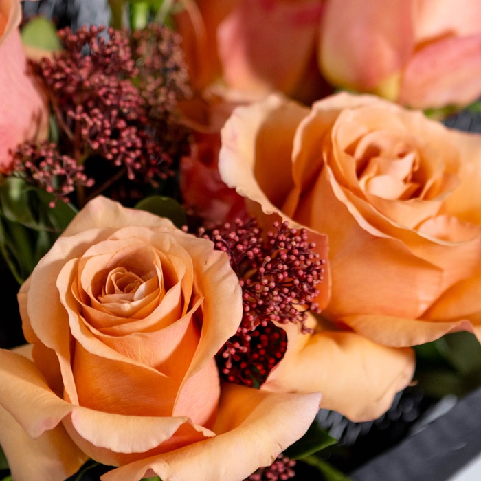 Букет 7 роз Моаб