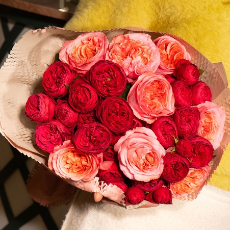 Букет троянд "Рожево-червона пристрасть"