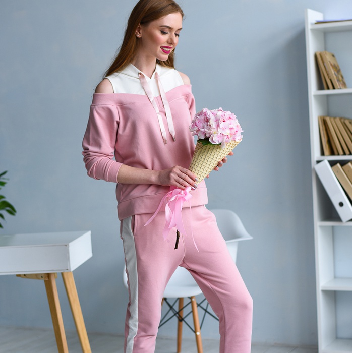 Букет у вафельному стаканчику "Рожева гортензія"