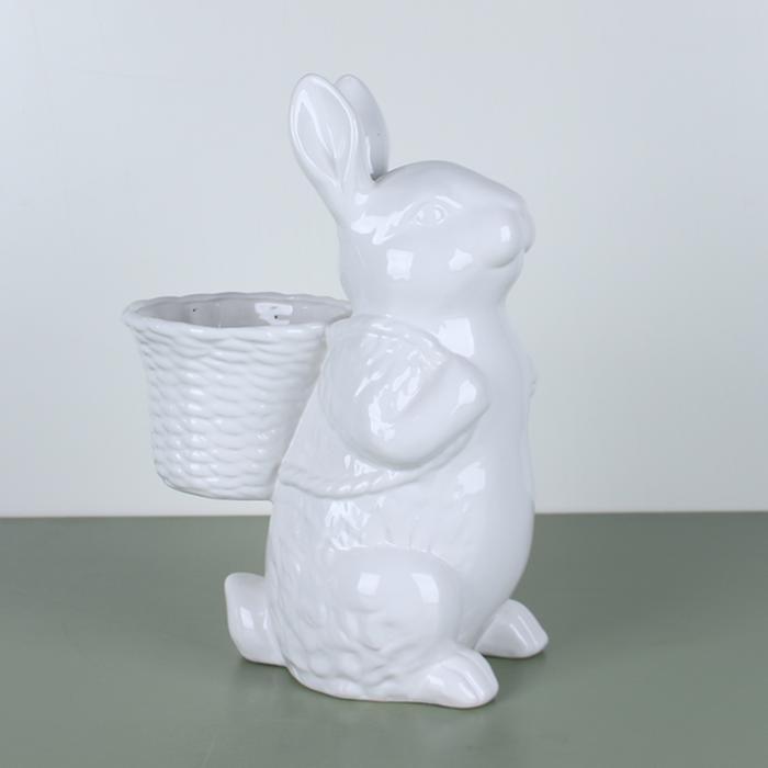 Керамический зайчик с корзиной, М