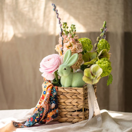 Цветы в корзинке "Теплый праздник"