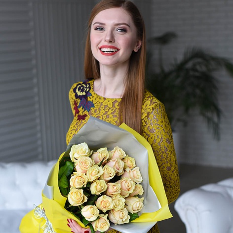 Букет 21 кремова троянда Талея