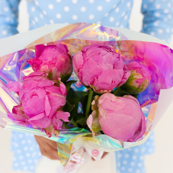 Букет 5 яскраво-рожевих півоній
