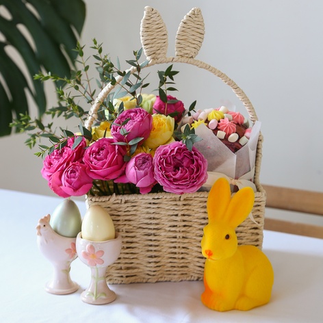 Квіти у кошику "Солодкі свята"