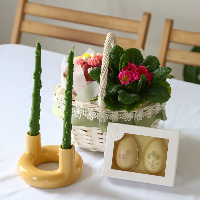 Подарунковий набір з квітами "Світла таємниця Великодня"