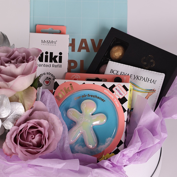 Подарочный набор с ароматом для авто