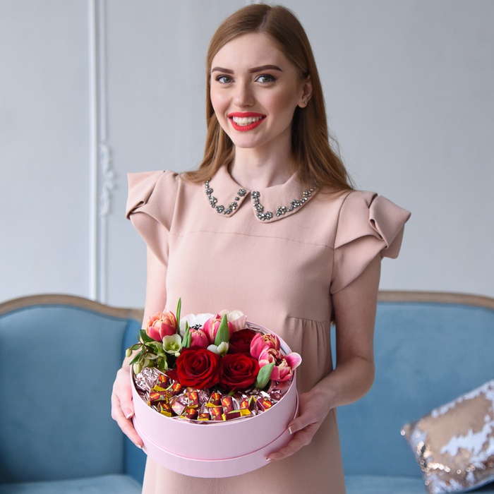Подарунковий набір з жуйками Love is