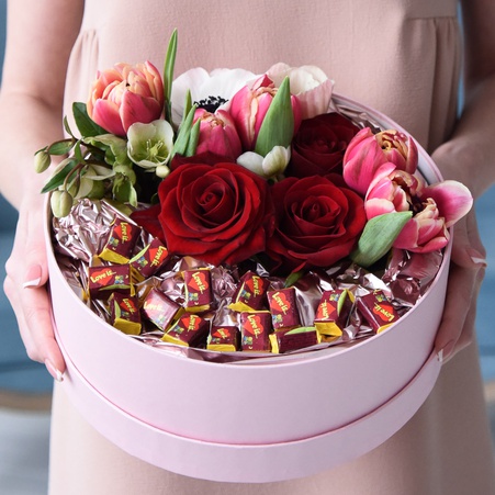 Подарунковий набір з жуйками Love is