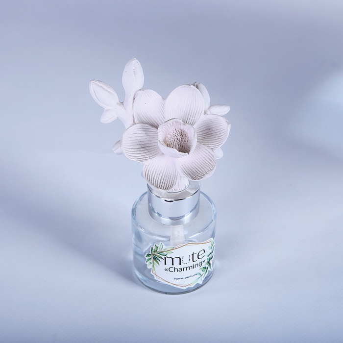 Подарочный набор с розами, вазой и диффузором "Роскошь Софи"