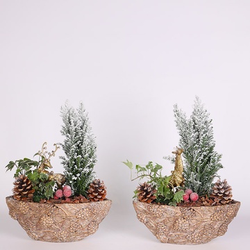 Зимова композиція в кашпо