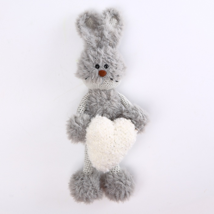 М'яка в'язана іграшка зайчик