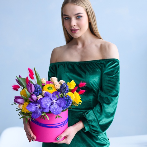 Квіти в коробці "Барви весни"