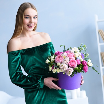 Квіти в коробці "Жіночність"