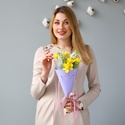 Весенний комплимент из нарцисса и сирени