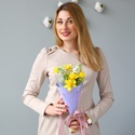 Весенний комплимент из нарцисса и сирени