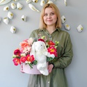 Цветы в коробке "Подарок от зайчика"