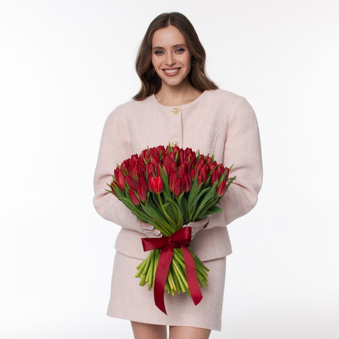 Букет 101 червоний тюльпан