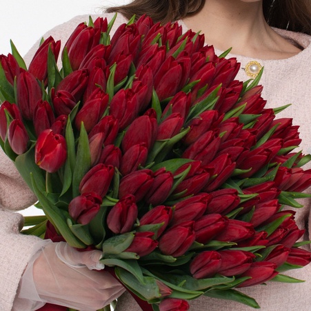 Букет 101 червоний тюльпан