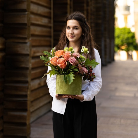 Цветы в коробке "Безукоризненный стиль"