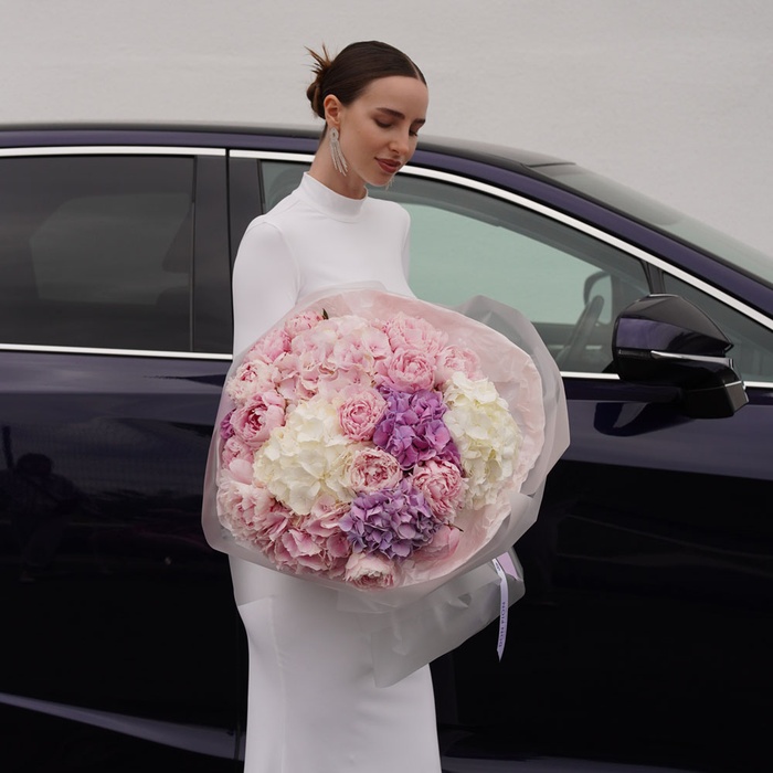 Букет з півоніями "Вишуканий шарм"