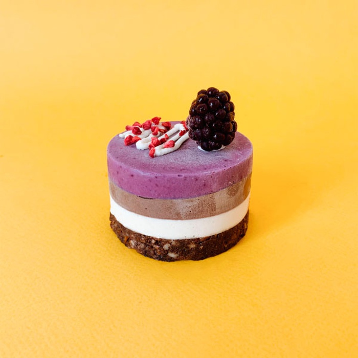 Десерт смородина-ваніль-шоколад &JOY