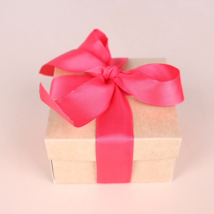 Жевательная резинка "Love is"