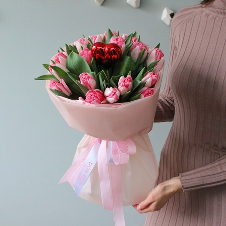 Букет 21 рожевий дабл тюльпан "З любов'ю"