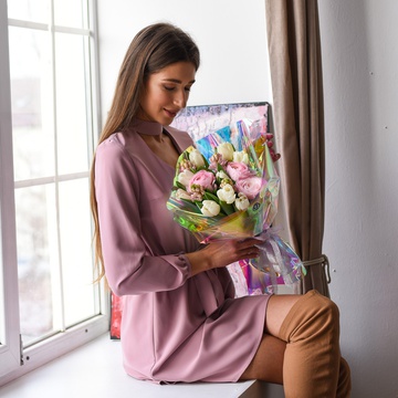 Букет з тюльпанами "Рожевий неон"