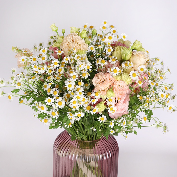 Квіти у вазі "Ніжна весна"