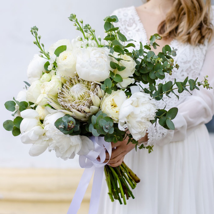 Букет невесты с протеей "Белая симфония"
