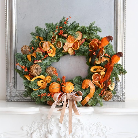 Композиція новорічний вінок "Сушені фрукти"