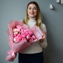 9 піоноподібних троянд Сільва Пінк