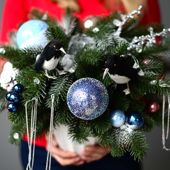 Новогодняя композиция из искусственной хвои "Морозное утро"