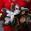Новорічна композиція зі штучної хвої "Санта"