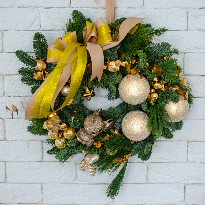 Новорічний вінок із хвої "Бризки шампанського"