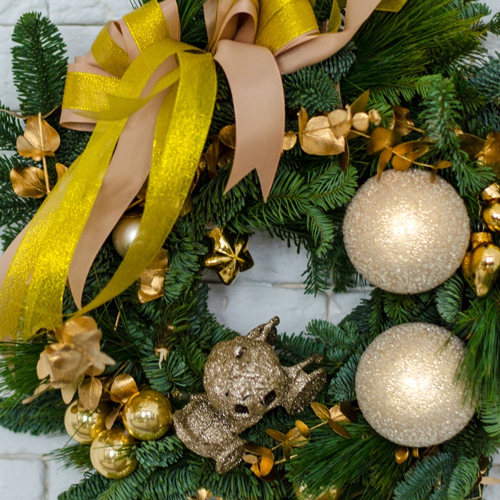 Новорічний вінок із хвої "Бризки шампанського"