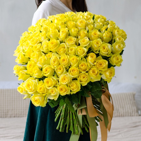 Букет 101 роза Лемончелло