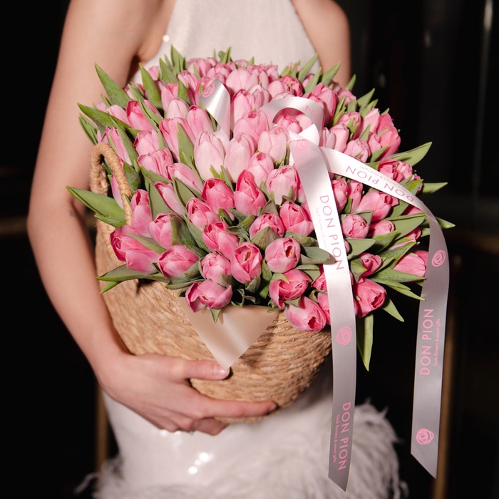 Квіти у кошику "101 рожевий тюльпан"