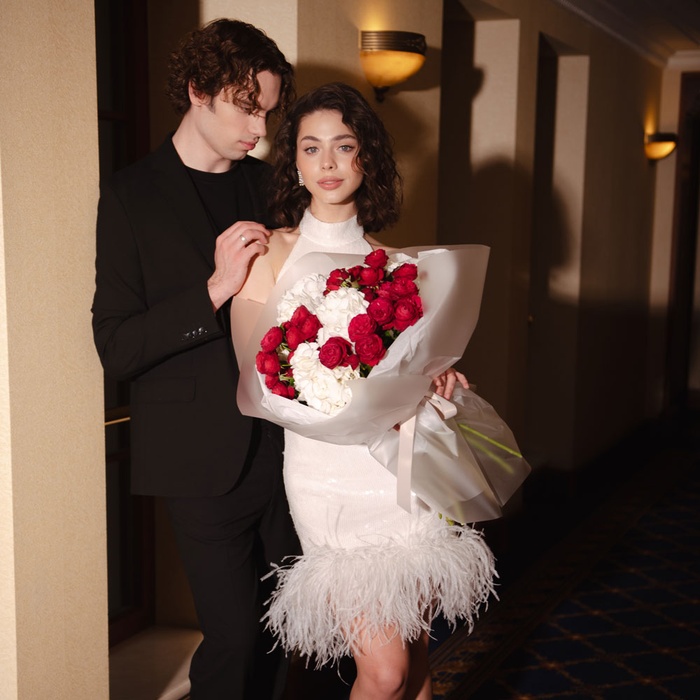 Букет з гортензії та троянд "Ніжність та пристрасть", M