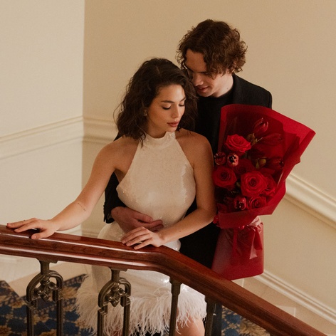 Букет з амариліса та троянди "Тепло серця"