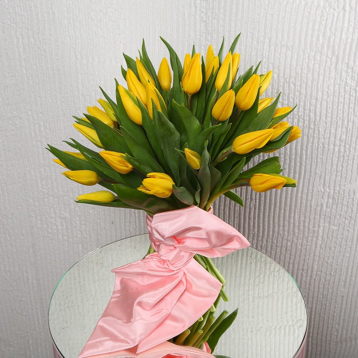 Букет 51 жовтий тюльпан