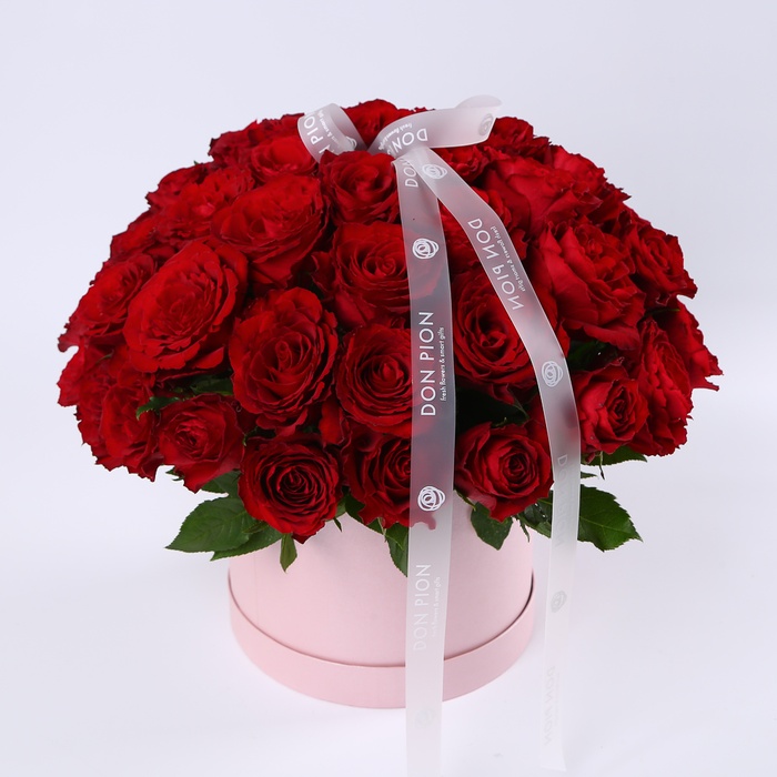 Троянди в коробці "Пелюстки пристрасті"